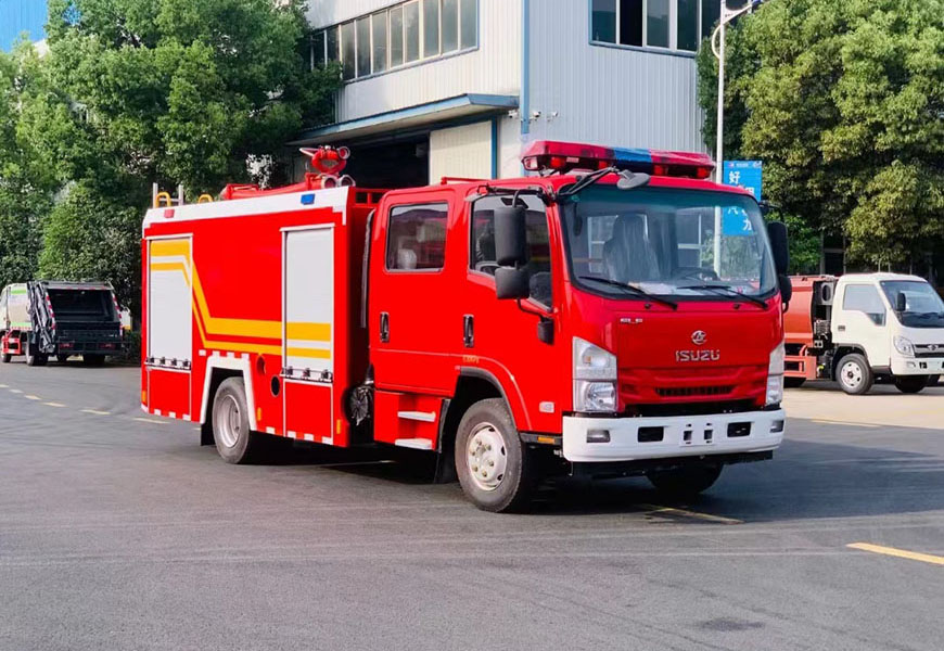 國(guó)六3.5噸五十鈴700P水罐消防車(chē)